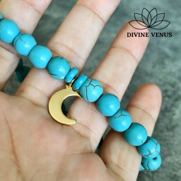 Turquoise Howlite Moon Bracelet - Picture 3 of 4